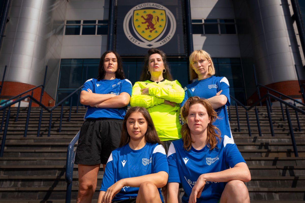 traversetheatre's tweet photo. 💬 “You think you know everything about me. But you dinnae.”

This powerful story of community is about more than football - but you'll have to see it for yourself to understand what all the hype is about... 🙌

#SameTeam #TravFest24 https://t.co/R58I1m5p35