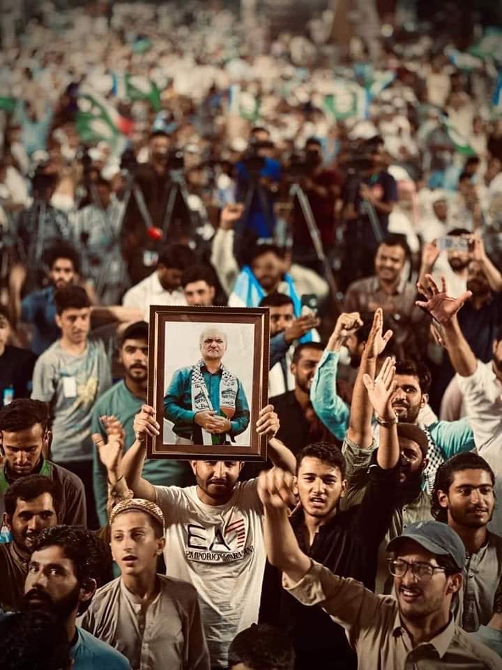 javeda_faheem's tweet photo. #حافظ_نعیم_کا_الٹی_میٹم

اگر حکومتی ذرائع مخلص ہوں تو وزراء ،مشیران اور بیوروکریسی کی مراعات میں پچاس فیصد  کٹوتی سے ہی اربوں روپے بچائے جا سکتے ہیں جس سے عوام کو ریلیف ��راہم کیا جاسکتا ہے ۔
@Dr_humairatariq https://t.co/c14Yq3Zr5a