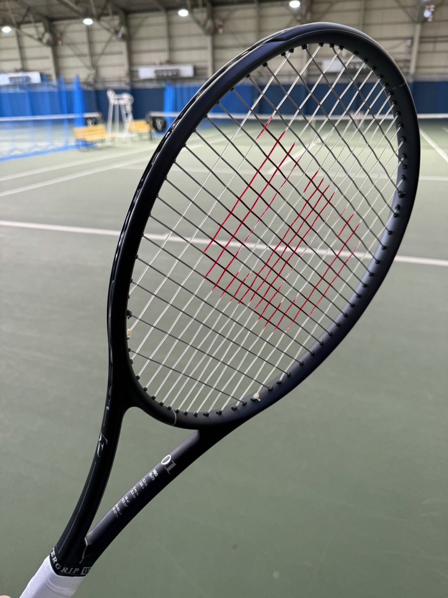 Jiro10000Hits's tweet image. 晩年はケガに悩まされて結局使う事はありませんでしたが、あのフェデラーが『勝つ為に全てをつぎ込んだ』ラケットらしいです！！

#RF01 #ウイルソン