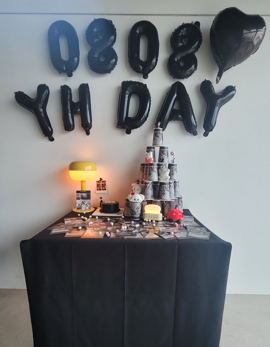MES_MERIZING_LJ's tweet photo. 📍 카페 레이아웃 
#layout_HBD_younghoon

뷰  맛집 쿠키 맛집 얼굴 맛집 영훈이가 최고📢

#빵담빵담_영훈이의_스물여덟
#LOVE_FOR_YOUNGHOON

#더보이즈 #THEBOYZ #영훈생카 https://t.co/7tcT0fDZBK