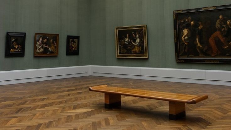 trapped in a timeless loop⌛
—a #mintzu five-tweet au

Ethan, an ardent lover of museums, found himself standing before a huge photo of a woman who seemed hauntingly familiar. Her eyes, timeless and wise, pierced his soul, awakening echoes of a love that transcended lifetimes.