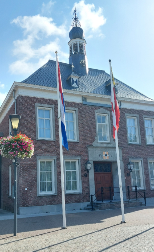 Sharon van Rouwendaal heeft op de Olympische Spelen in Parijs goud gewonnen bij de 10 kilometer openwaterzwemmen. 🏊‍♀️Een fantastische prestatie van deze zwemster uit onze gemeente. Gefeliciteerd, Sharon. 🚩  
#OlympischeSpelen #OpenWaterZwemmen #SharonVanRouwendaal