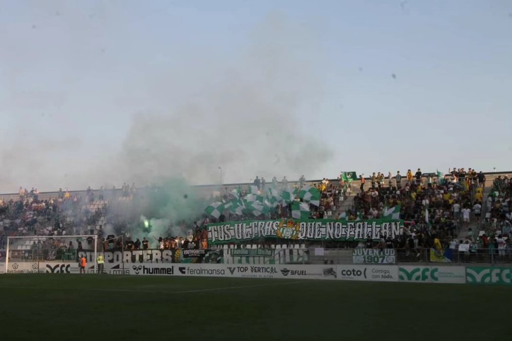 GolSur1907's tweet photo. - Real Betis Balompié - Cádiz C.F. (7/8/2024) -

Primer viaje de la temporada en el que volvimos a jugar de local. 

Una vez más, honor a TODOS los desplazados. https://t.co/wEOkvXc8gX