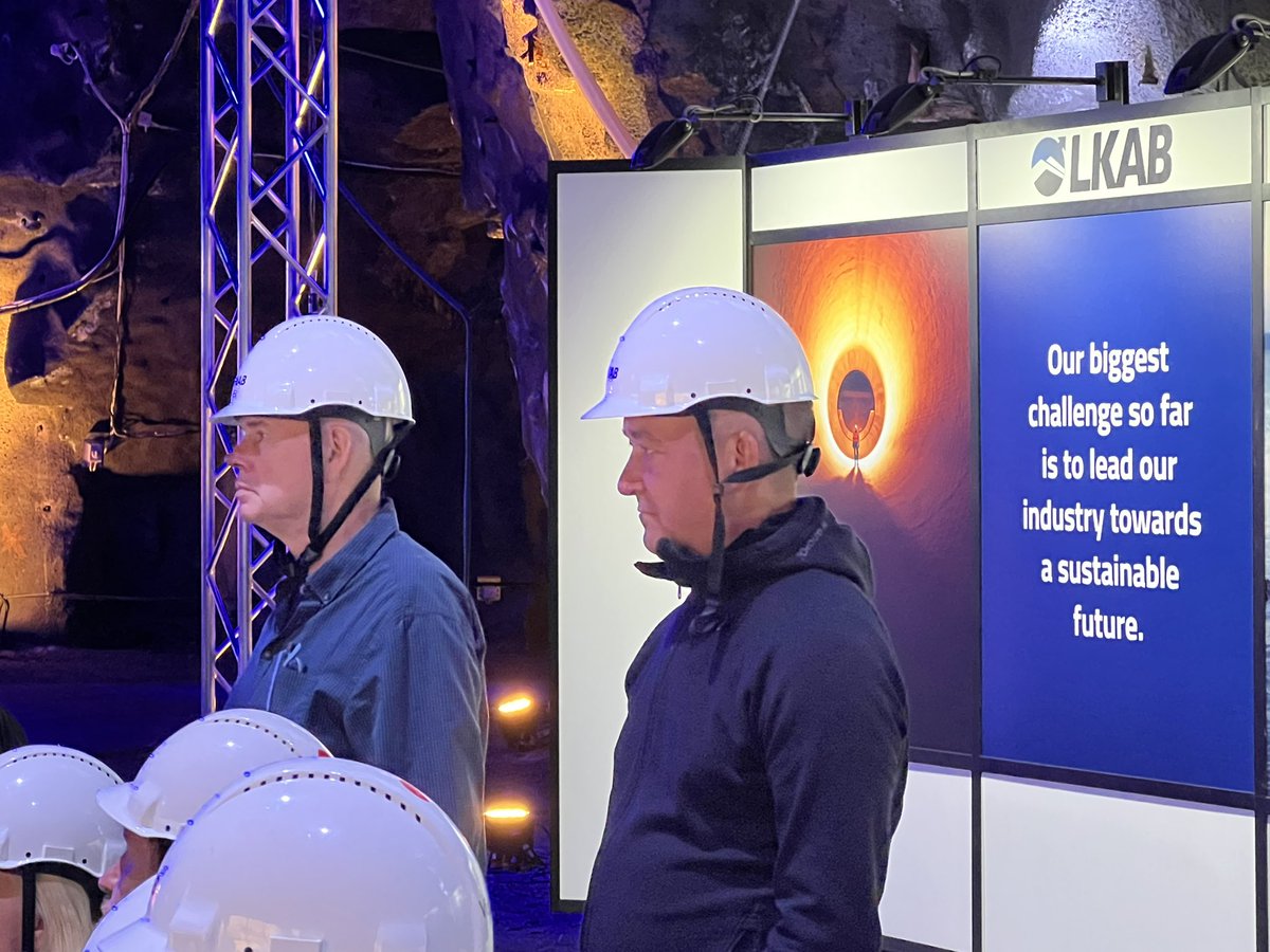 sim_indheritage's tweet photo. SIM i LKABs besöksgruva på ca 350 m nivå tillsammans med TICCIHs ordförande och generalsekreterare. https://t.co/Ye1EHmODun