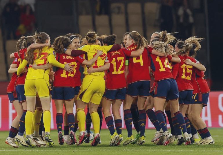 2017: Euro cuartos
2019: Mundial dieciseisavos
2020: Sin JJOO
2022: Euro cuartos
2023: Mundial 🏆
2024: Nations League 🏆
2024: JJOO debut, luchando por el bronce🥉 

Dos años normalizando lo excepcional. 
Es para estar muy orgullosos de nuestra selección <a href="/SEFutbolFem/">Selección Española Femenina de Fútbol</a>.