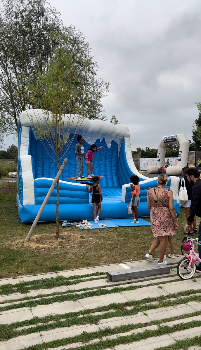 VilleArras's tweet photo. [𝐀𝐧𝐢𝐦𝐚𝐭𝐢𝐨𝐧] 🏀 Le club terre de jeu proposé par le @GrandArras  vous attend demain et dimanche, pour vivre l’esprit des Jeux Olympiques au Stade Nautique du Grand Arras à Saint-Laurent-Blangy ! 🥇

#villearras #arras https://t.co/HJ1xDq72ye