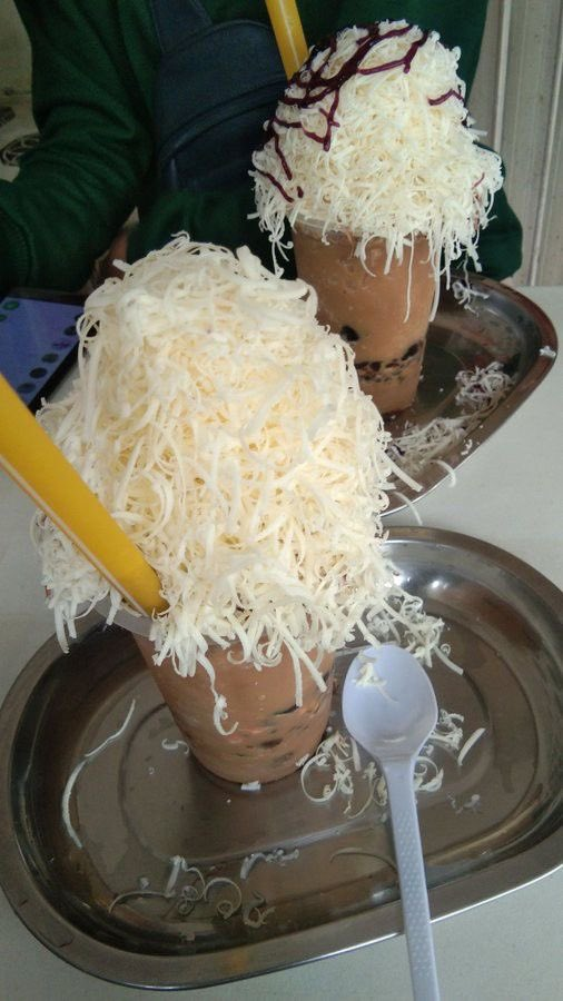 afrkml's tweet photo. Coba jujur!
Kalian beneran doyan kah makan beginian sampai habis sendiri gitu?

Nggak pusing atau giung kah? atau eneg? https://t.co/W3uVvKZc1k