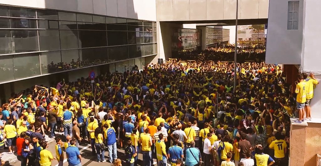 MANIFESTACIÓN CONTRA LA GESTION DEL CLUB Y SUS DIRIGENTES.
BASTA YA..!! 🟡🔵💪
- SABADO 10
- A LAS 19:00h
- EN LOS BAJOS DE TRIBUNA
#CADISMOUNIDO
Comparte, el cadiz somos nosotros..!!
<a href="/BA1982Oficial/">Brigadas Amarillas</a> <a href="/AlmaCadista/">Alma Cadista</a> <a href="/FPCadistas/">Federación de Peñas Cadistas</a>