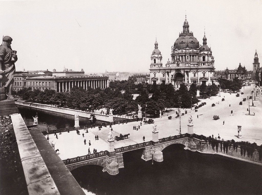 Strickschal tweet media