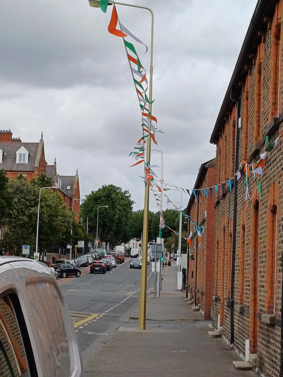 To celebrate Kellie Harrington's gold medal win in boxing at the Olympics, we painted the lighting columns on and around Portland Row gold! Congrats, Kellie! 🥊🏅 #KellieHarrington #OlympicChampion #PortlandRow #GoldMedal