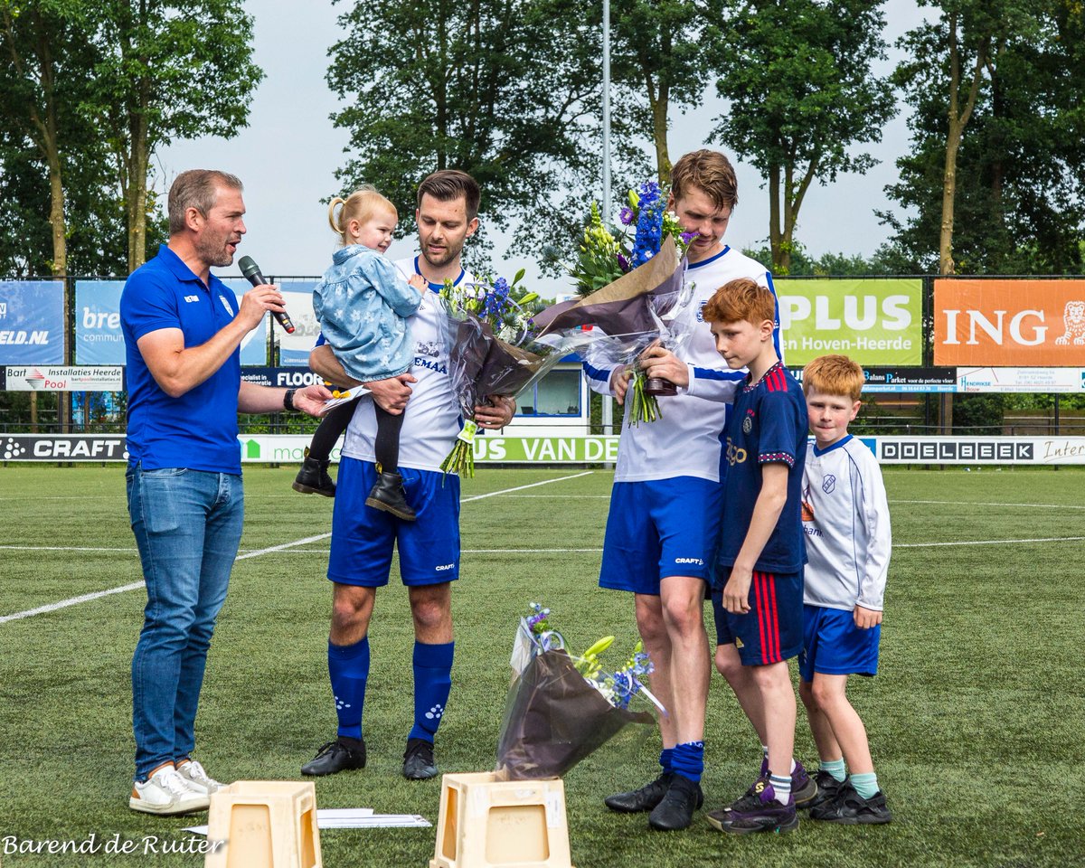 💙🤍Na de laatste thuiswedstrijd in de competitie werd er al stilgestaan bij het stoppen van clubiconen Harmen van Oene en Michiel de Gooijer.

Maar op 15 augustus is er nog een afscheidswedstrijd voor ze!  Check @ vvseh.nl/afscheidswedst…

<a href="/VanOeneFanclub/">Fanclub Harmen van Oene</a> #rt #komook #wijzijnseh