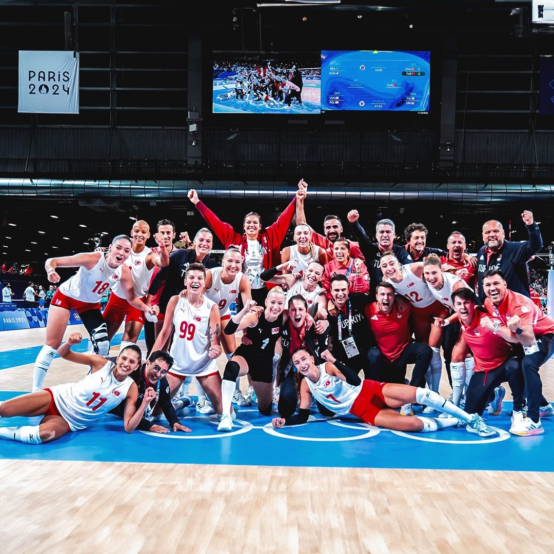 Bu akşam sonuç ne olursa olsun #FileninSultanları onurlandırılmayı hak ediyor.

Sizce onları onurlandırmak için ne yapılabilir?