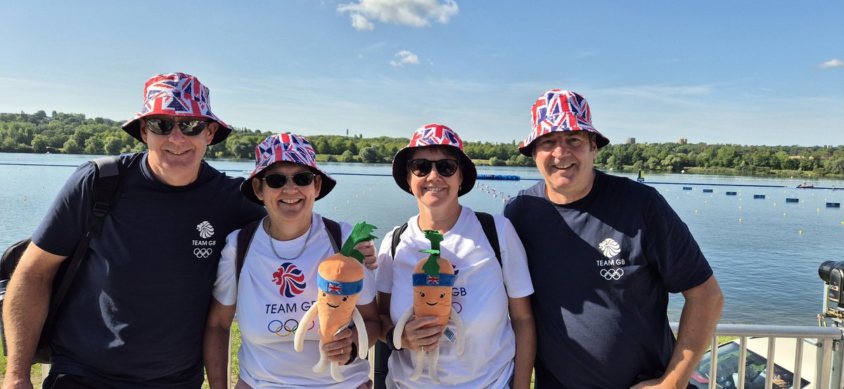 ManicPeanut's tweet photo. Bonjour @AldiUK An exciting evening for Kevins and onto our final event. A visit to see the Olympic Cauldron and now Event 10 Canoe Sprint. It's been a fabulous Olympic adventure! #Paris2024 #Kevinthecarrot #Olympiccauldron #Lavasque #Olympicflame https://t.co/rwGAw6a2qg