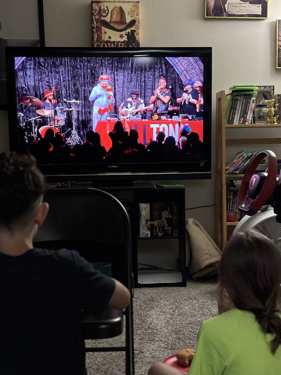 CashEzra11's tweet image. Judge me if you want but my daughter said …and I quote “I like that white guy!” About @TonyHinchcliffe #killtony