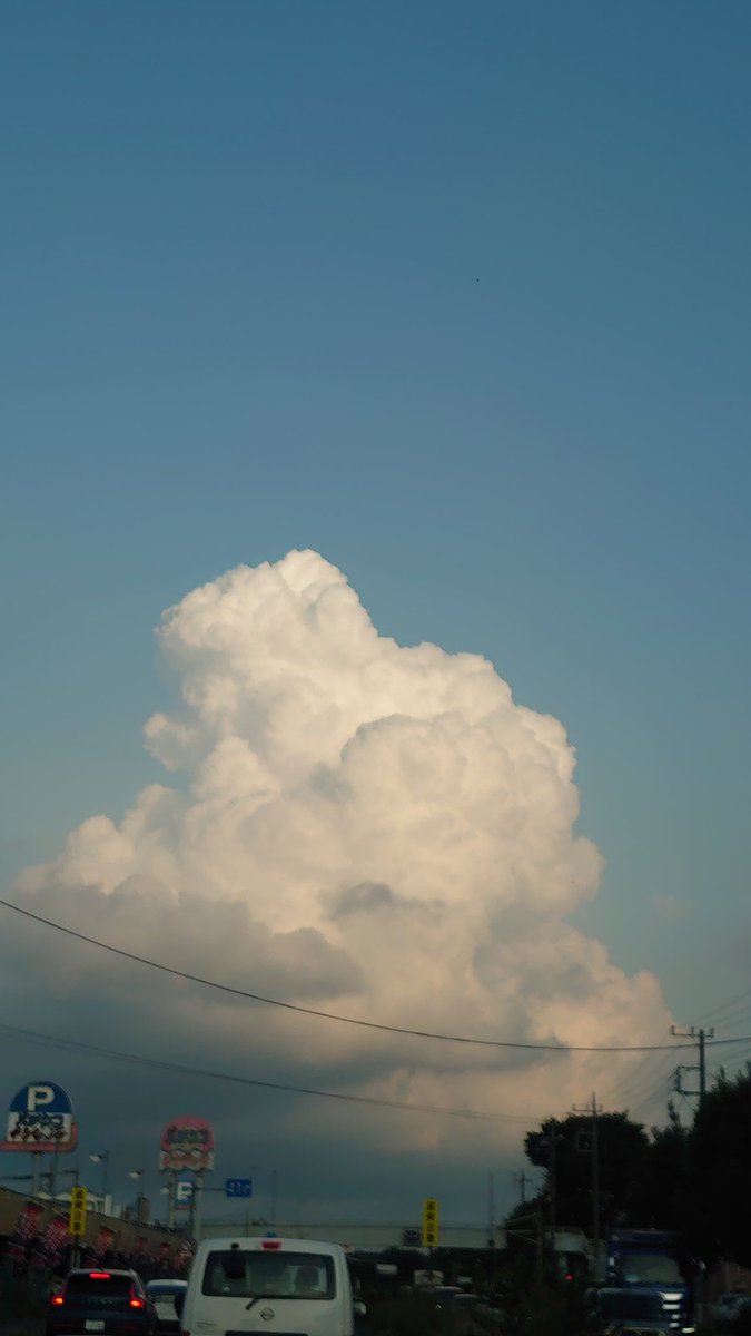 kodakG's tweet photo. 夏！って感じな雲！ https://t.co/VZEbLdHUxU