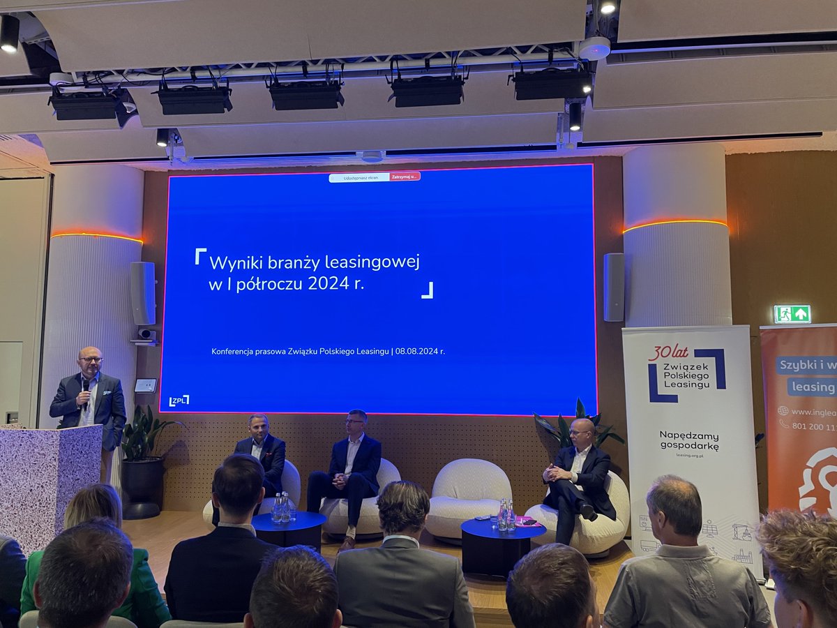 ZwiazekLeasingu's tweet photo. Trwa właśnie konferencja prasowa poświęcona wynikom za I półrocze dla branży leasingowej.
➡️📊
 
#leasing #ZPL #napędzamygospodarkę #wyniki #finansowanie #30latZPL https://t.co/hEOx2kaXN1