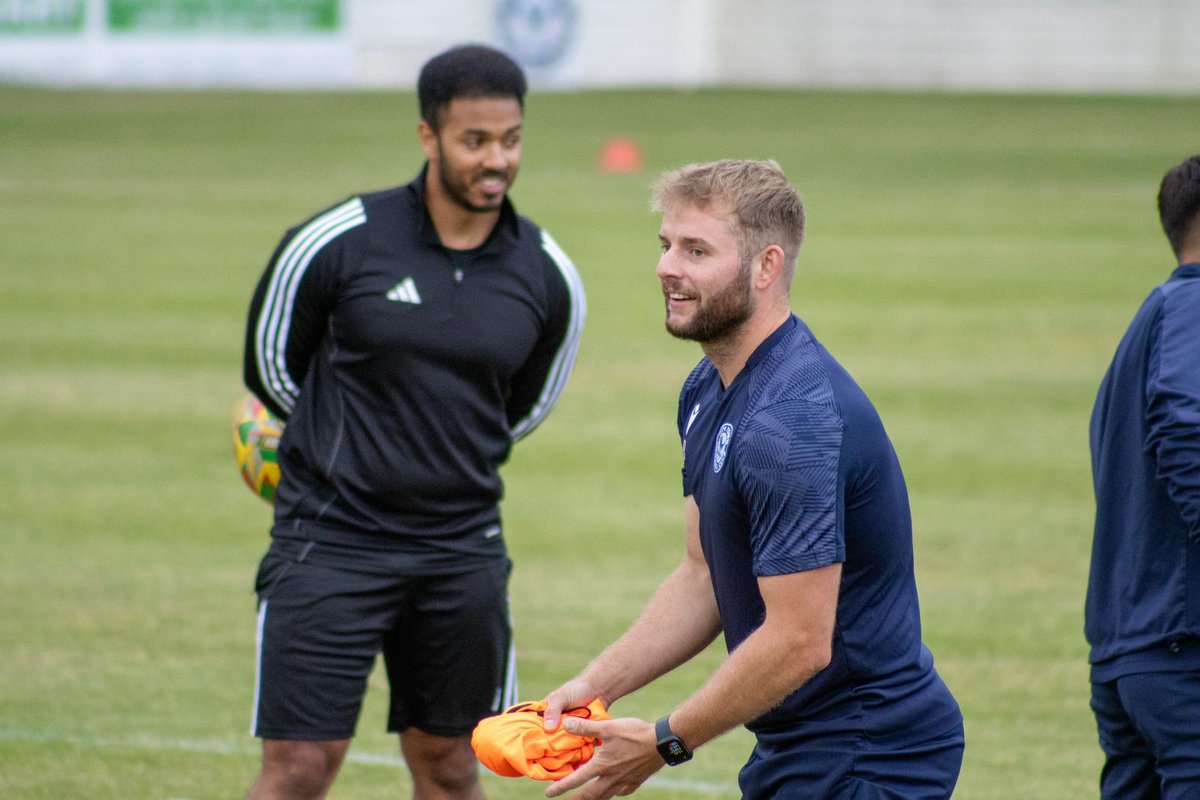 Yate Town F(C) tweet media