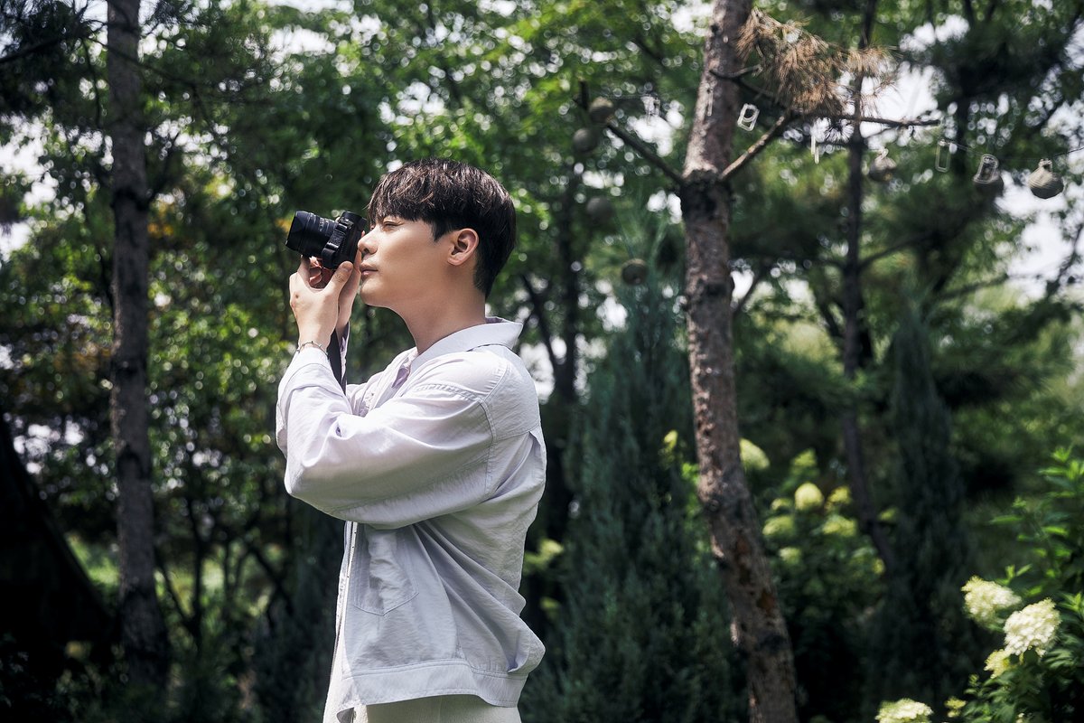 [#YouChaehoon]
유채훈 - 여름시(夏詩) | LIVE CLIP
🎞️ Behind The Scenes

🎥 youtu.be/rt0qP7RPuwA

#유채훈 #여름시
#Sfumato #YCH_Sfumato
#라포엠 #LAPOEM
#모스뮤직 #MOSSMUSIC