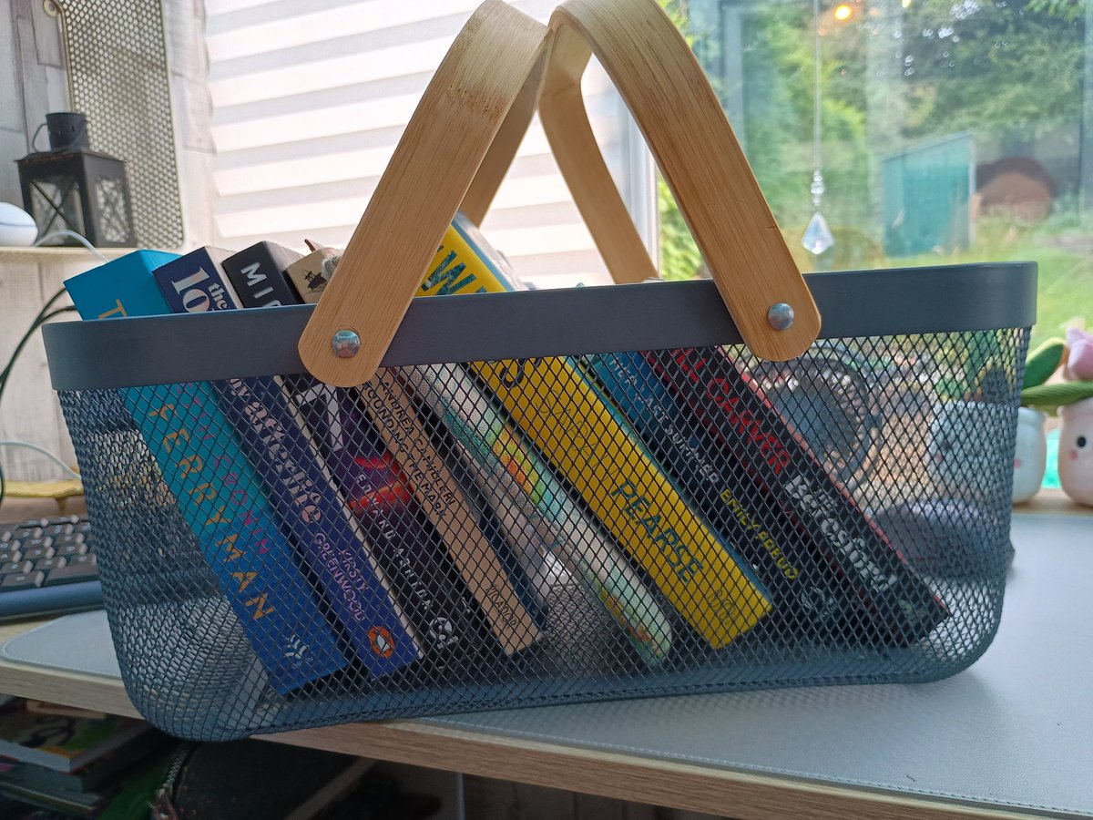 2ShelfLove tweet picture