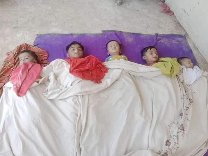 Raza_graphy0's tweet photo. These all children belong from a single family, Maungdaw, Maung Ni village ๐ญ๐ญ๐ญ
#Rohingya
#savetherohingya
#UN
#Maungdaw
#stopgenocideinmyanmar https://t.co/XdQLggXSfN