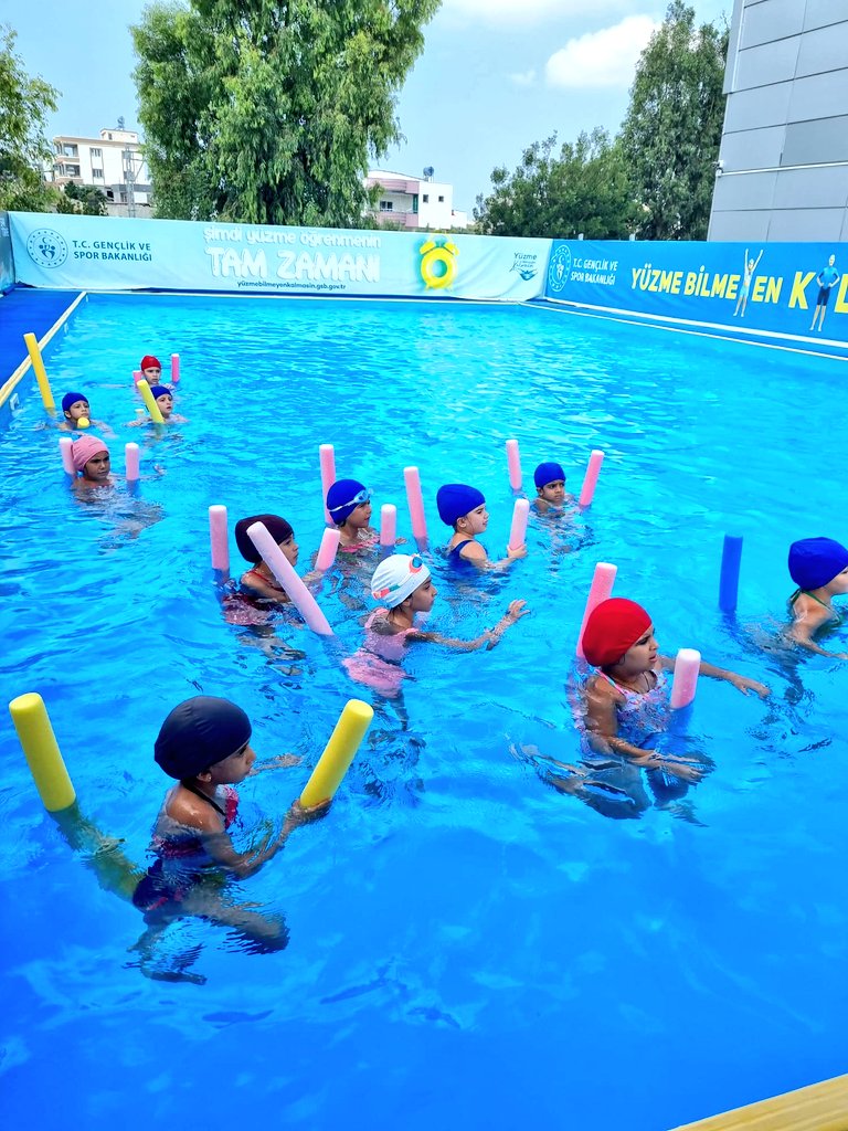 📍Karataş 🏊🏻

#GSBYazSporOkulları ile deneyimli antrenörlerimiz koordinesinde çocuklarımıza ve gençlerimize yönelik yüzme eğitimlerimiz hız kesmeden devam ediyor. 🥽🏊‍♂️🏊