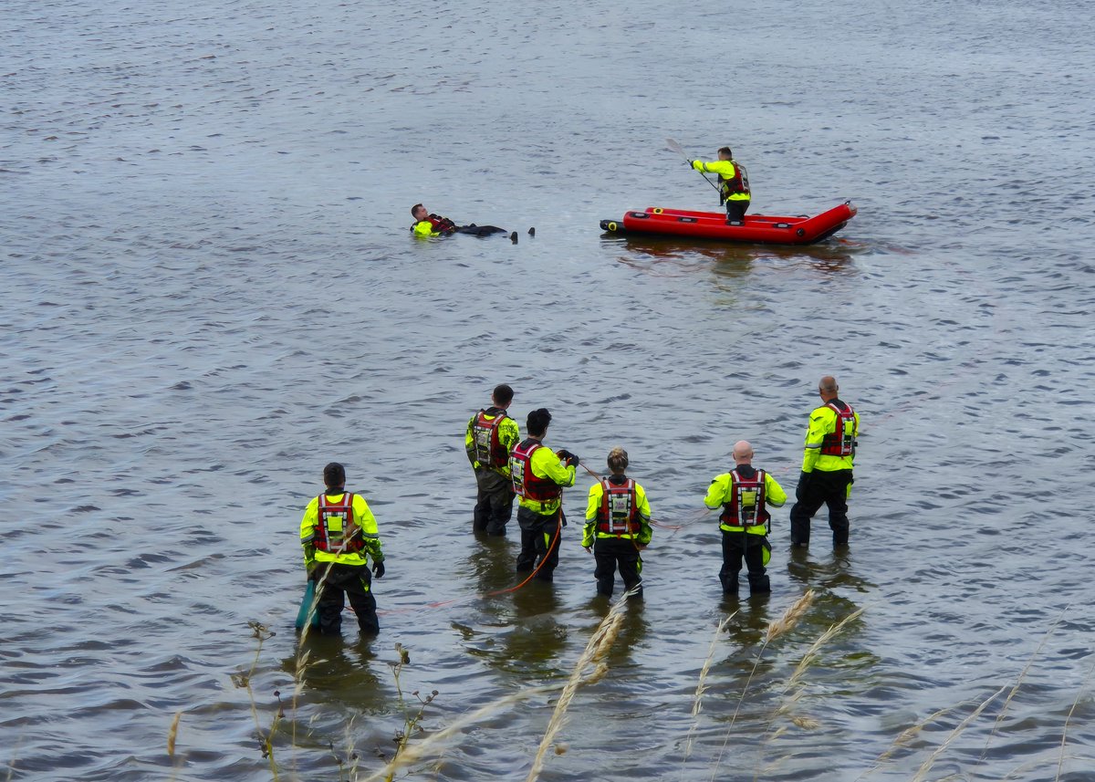 mawwfire's tweet photo. On Tuesday, August 6th, crew members from Swansea Central Fire Station took part in their annual Water Rescue Training, which was held at Loughor Estuary.  This year’s training had a particular focus on rescuing casualties from mud.

Read more here - https://t.co/1f7IZiC3us https://t.co/rbIHWrVia0