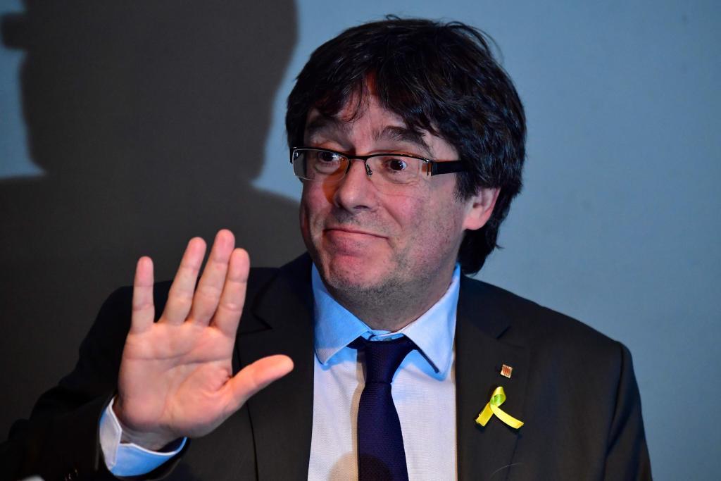 Primer va ser Houdini, després David Copperfield i en Mago Pop. Ara el millor escapista de tots els temps :  MHP <a href="/KRLS/">krls.eth / Carles Puigdemont</a> Puigdemont
