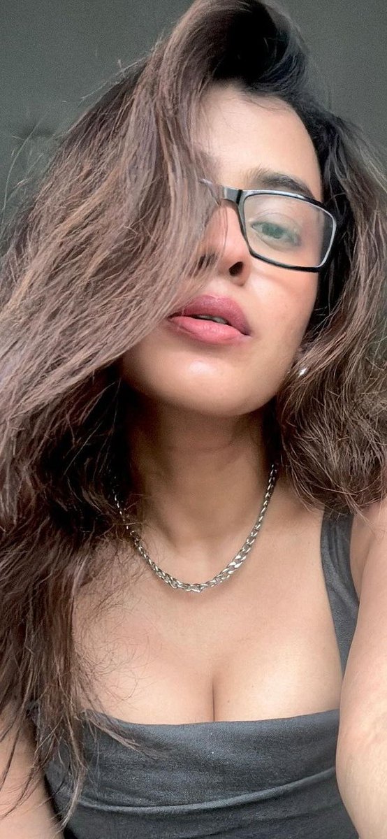 Tesla_ASI's tweet photo. 🛑 #HebahPatelThread 
🛑 #BollywoodThread 

#Bollywood #Actress #HebahPatel New Look https://t.co/rD0PPnMwMv