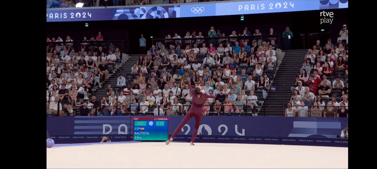 No me lo puedo creer, toda la mañana esperando para ver a las españolas, y en mitad del ejercicio, se para y se queda media hora así <a href="/rtve/">RTVE</a> <a href="/rtveplay/">RTVE Play</a>