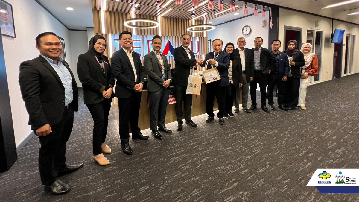 recodasarawak's tweet photo. RECODA and URDA paid a courtesy visit to the CEO of TERAJU to discuss matters on the Socio-Economic Development Plan. The delegation was led by YB Lidam Assan, Assemblyman for Katibas.

READ MORE: https://t.co/X7Avd4hCaD

#RECODA #SCORE #URDA #HDA #NRDA #TERAJU https://t.co/FmHe8OFsCd