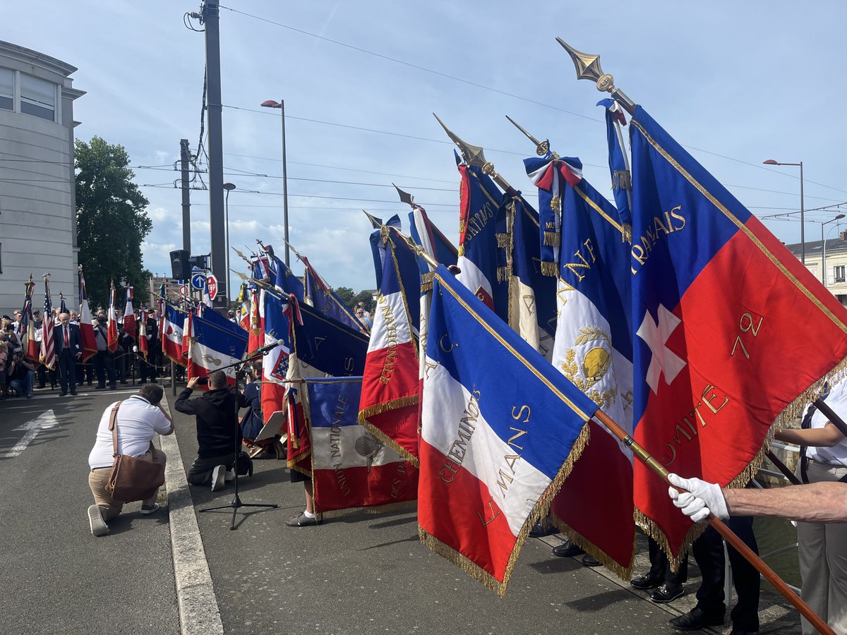 Première commémoration de la journée au Pont Gambetta pour les 80 ans de la Libération. La ville du Mans rend hommage aux résistants ayant coupé les fils reliés aux torpilles posées par les Allemands. C’est le seul pont qui n’a pas explosé.