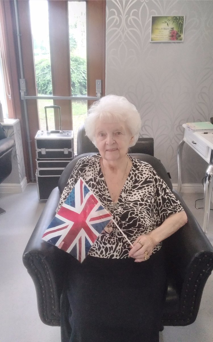 WoodsWynyard's tweet photo. A very big thank you to Alison for pampering our lovely residents and wish Team GB good luck at the Olympic games  🏴󠁧󠁢󠁥󠁮󠁧󠁿 🇬🇧 https://t.co/stnGsSKXHp
