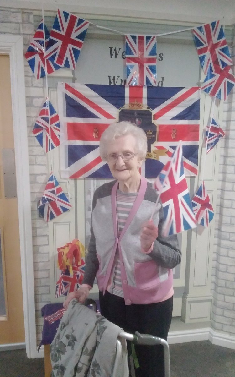 WoodsWynyard's tweet photo. A very big thank you to Alison for pampering our lovely residents and wish Team GB good luck at the Olympic games  🏴󠁧󠁢󠁥󠁮󠁧󠁿 🇬🇧 https://t.co/stnGsSKXHp