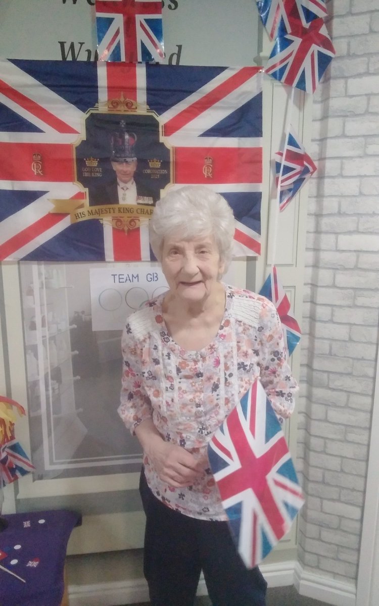 WoodsWynyard's tweet photo. A very big thank you to Alison for pampering our lovely residents and wish Team GB good luck at the Olympic games  🏴󠁧󠁢󠁥󠁮󠁧󠁿 🇬🇧 https://t.co/stnGsSKXHp