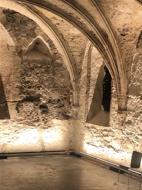 Many thanks to the wonderful Ralph Smyth <a href="/HeritageIreOPW/">Heritage Ireland</a> who welcomed our students to St Mary's Abbey Chapter House yesterday. All that now remains of this Cistercian Abbey, these ribbed vaults have witnessed so much of our city's history. Ralph breathed life into that history!