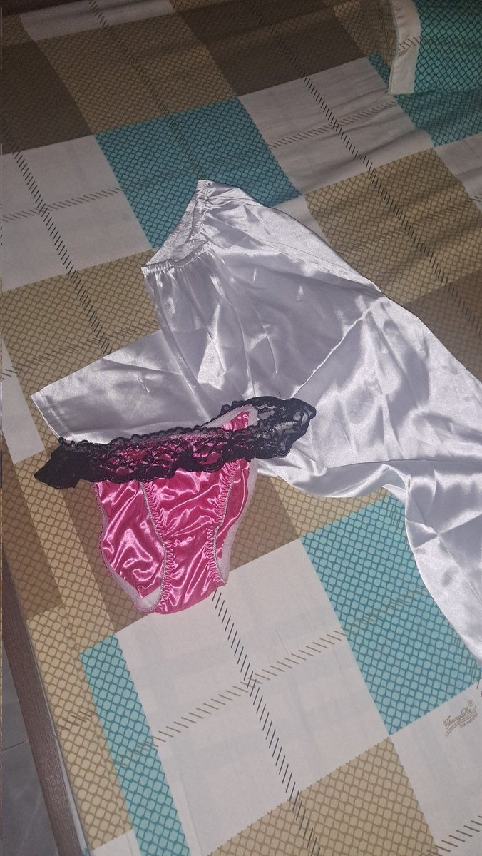 darcy202021's tweet photo. Shiny and soft
#satinpanties #phibong #thudam #satin https://t.co/35KiQMSN3e