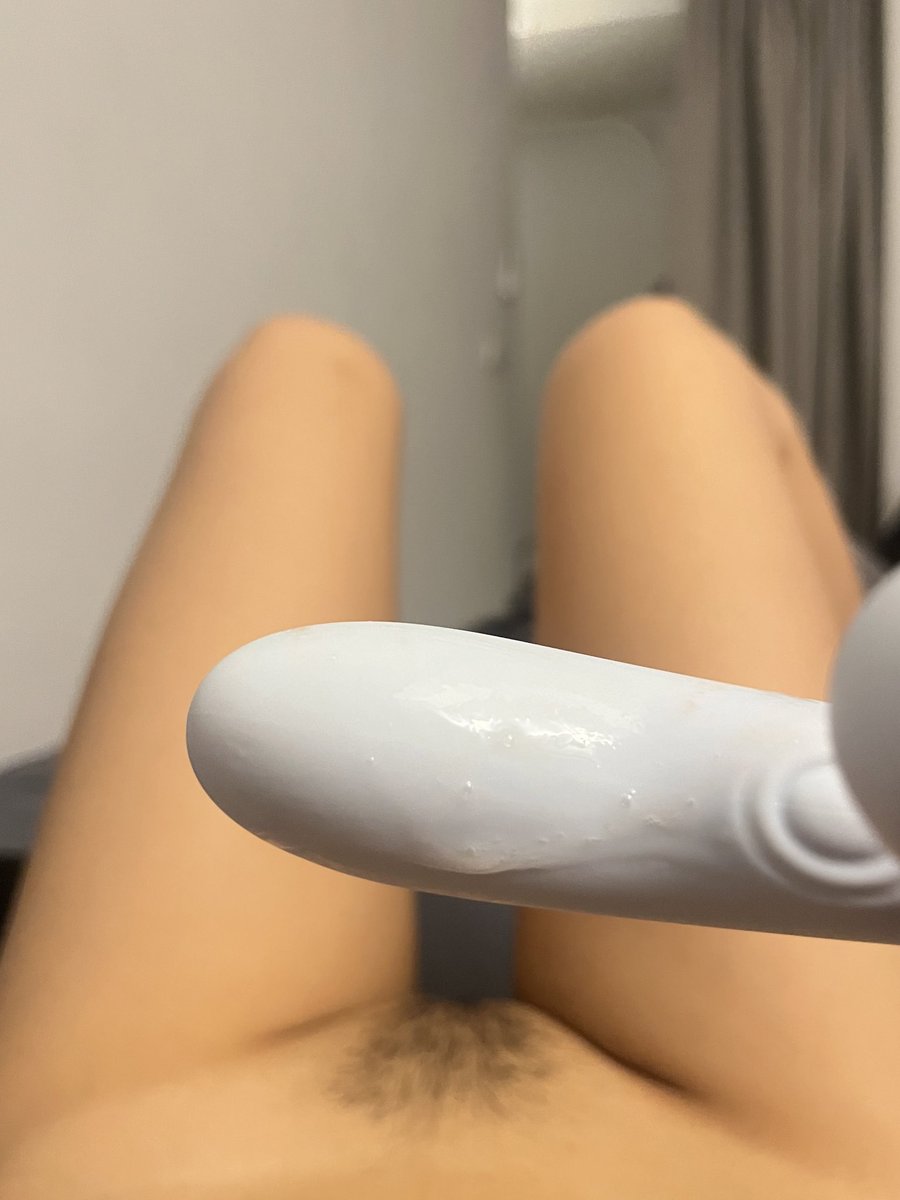 mmmiyaa's tweet image. 等男友回家 我經歷了兩次高潮
有人想看我自己來的時候嗎 😉