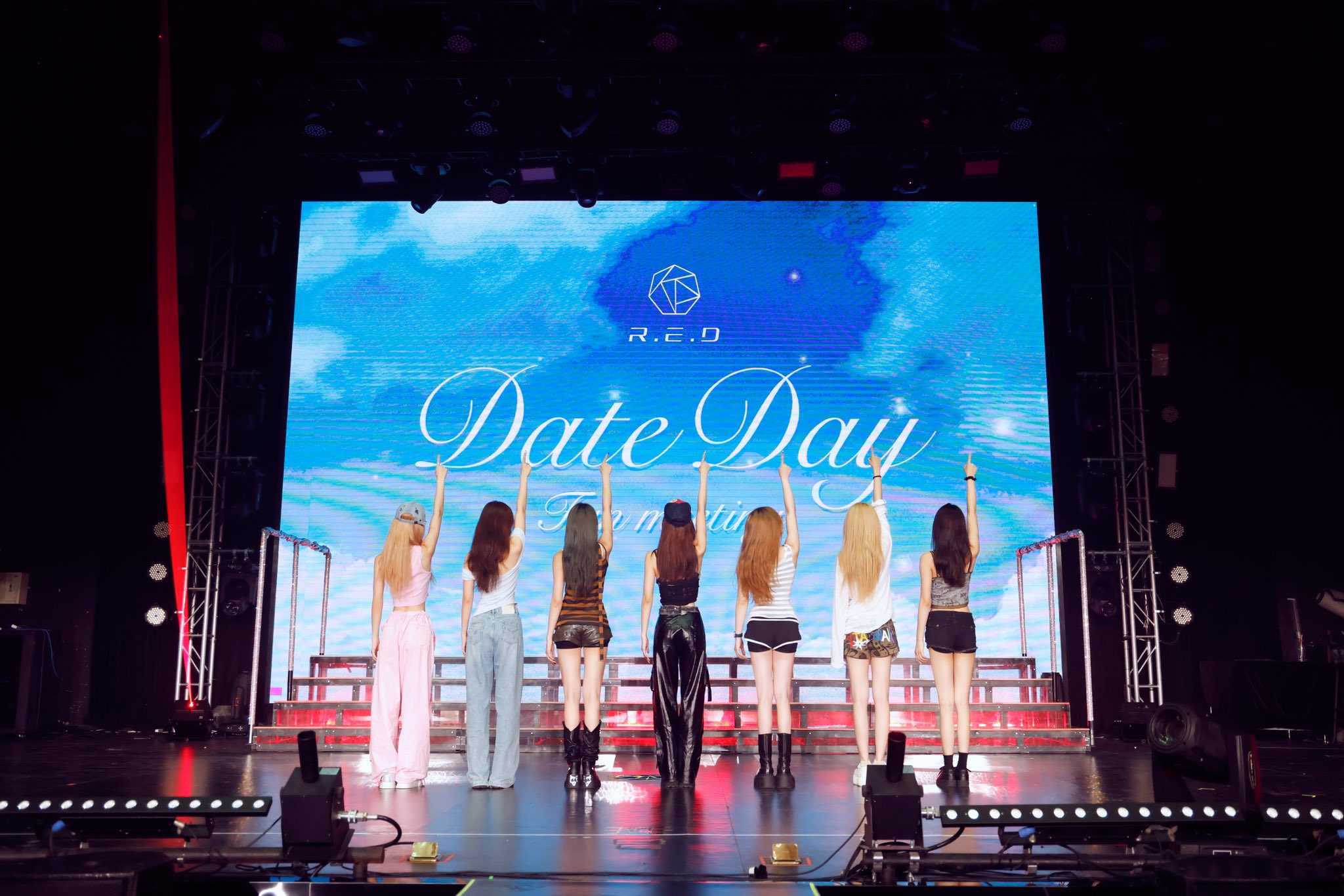 GUcxf_lbQAAxB9H?format=jpg&name=large