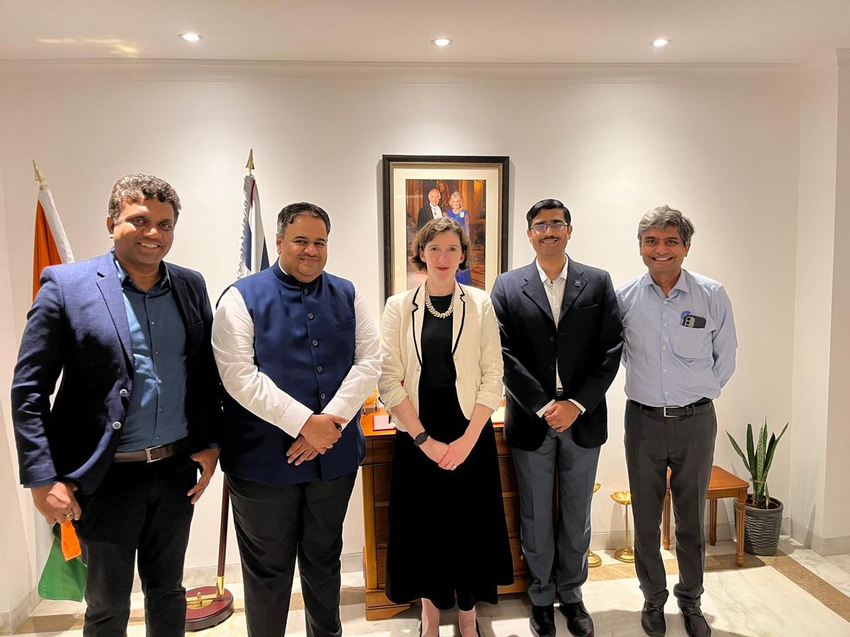 mighthouse's tweet image. Thank you for hosting the Chevening Alumni Reception last night Mr Chandru Iyer, British Deputy High Commissioner for Karnataka &amp;amp; Kerala. 
Pleasure meeting British High Commissioner to India, HE Lindy Cameron CB OBE @Lindy_Cameron, @UkinBengaluru &amp;amp; @chandruiyer @CheveningIndia