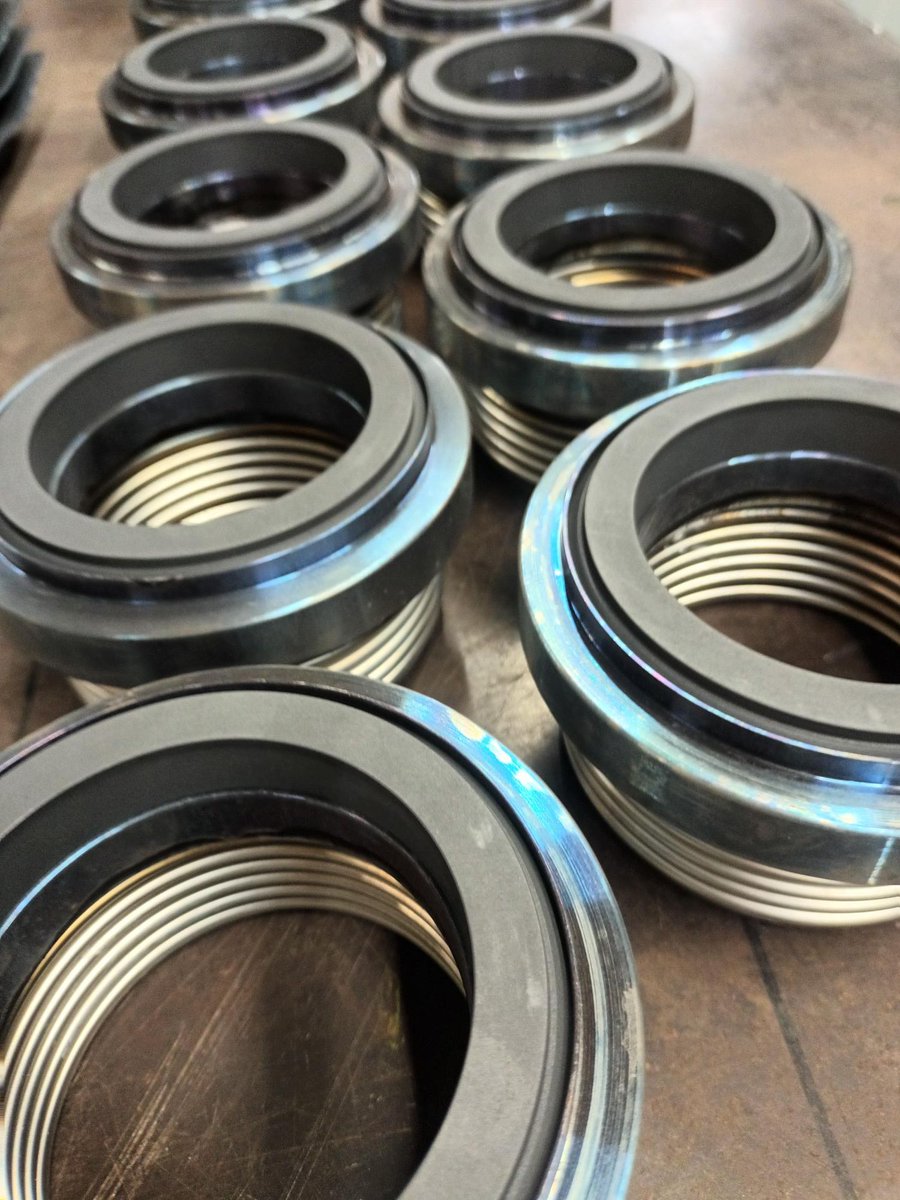 3“ bellows subs just out of induction !
⁠
#RotaryUnions #ukManufacturing #leamingtonspa #ukmfg #gbmfg #ukmanufacturer #engineers #engineering