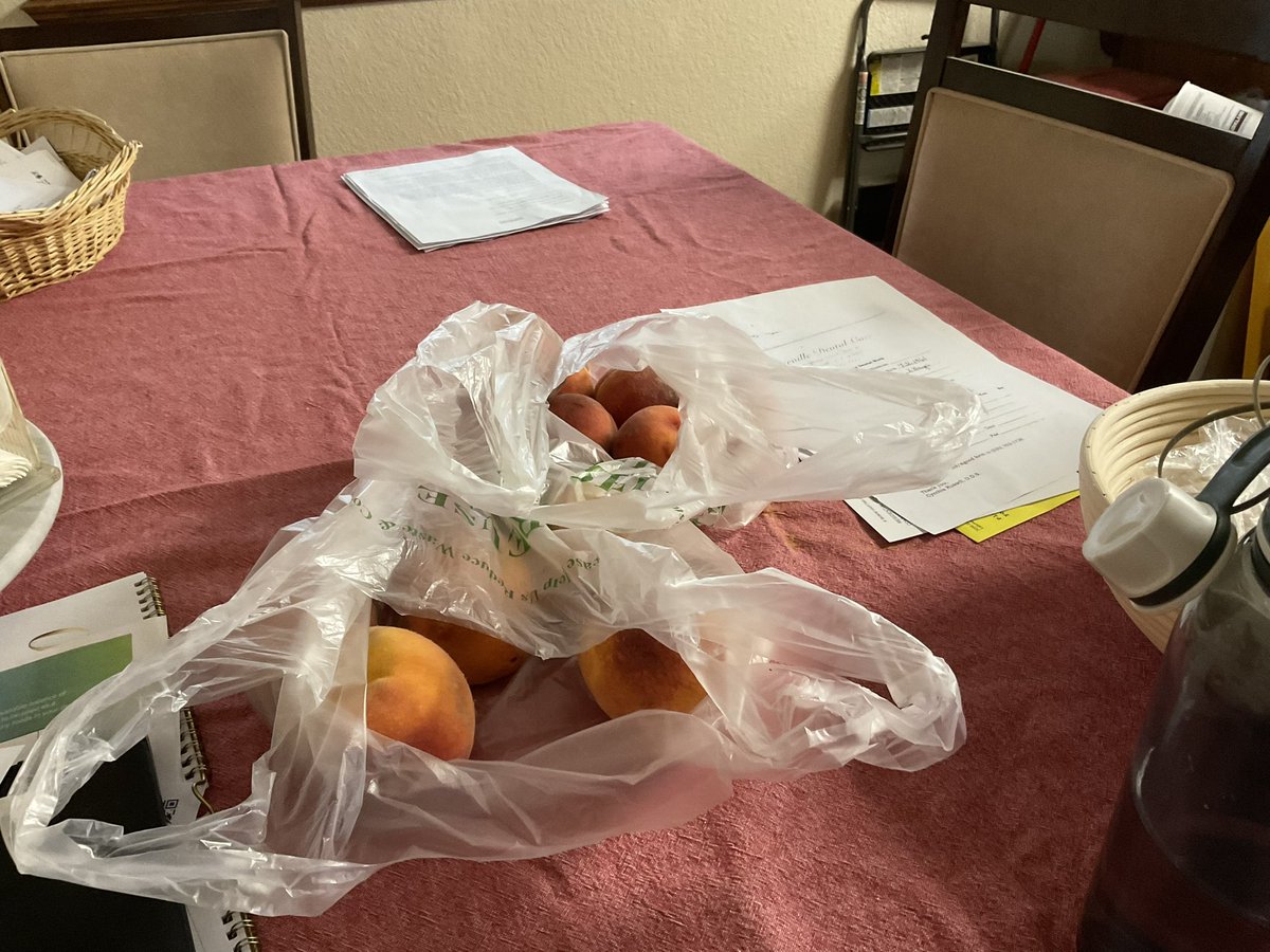 CWatsonJr's tweet image. What do you do when you get fresh, tree ripened peaches from #FauselRanch in Placerville? You make peach pie!