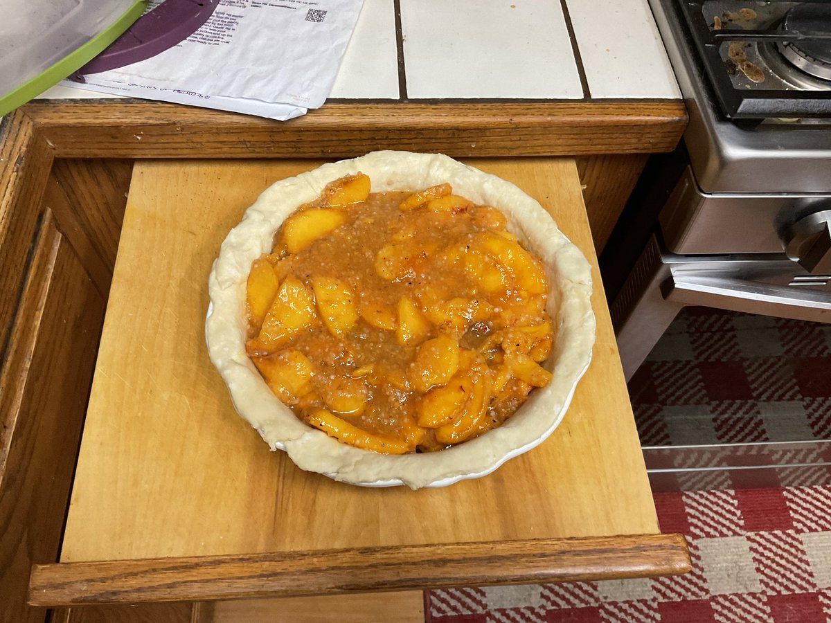 CWatsonJr's tweet image. What do you do when you get fresh, tree ripened peaches from #FauselRanch in Placerville? You make peach pie!