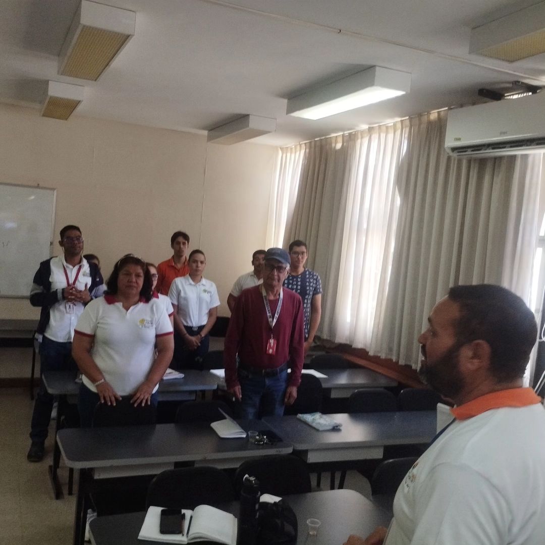 Los participantes aprendieron sobre:

✅ La importancia de la oratoria.
✅ Conducción del programa radial.
✅ Guion técnico y literario.
✅ Manejo de equipos técnicos en la radio.
✅ Herramientas para la comunicación asertiva.

#PuebloSonrienteYEnPaz