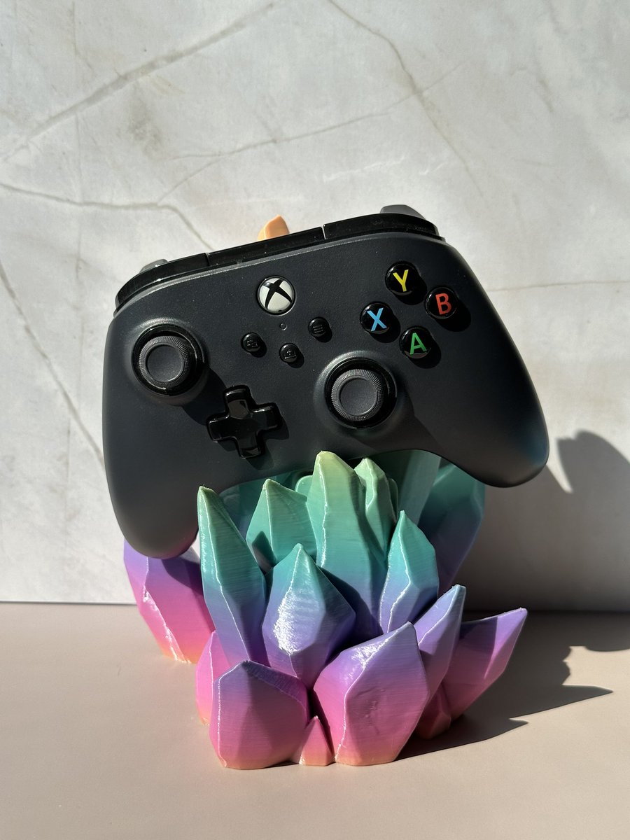 ZoroSeerus's tweet photo. The crystal controller collection grows

#3dprinted #3dprinting #xbox #gameraccessories #gaming https://t.co/yGFtfYKOCN
