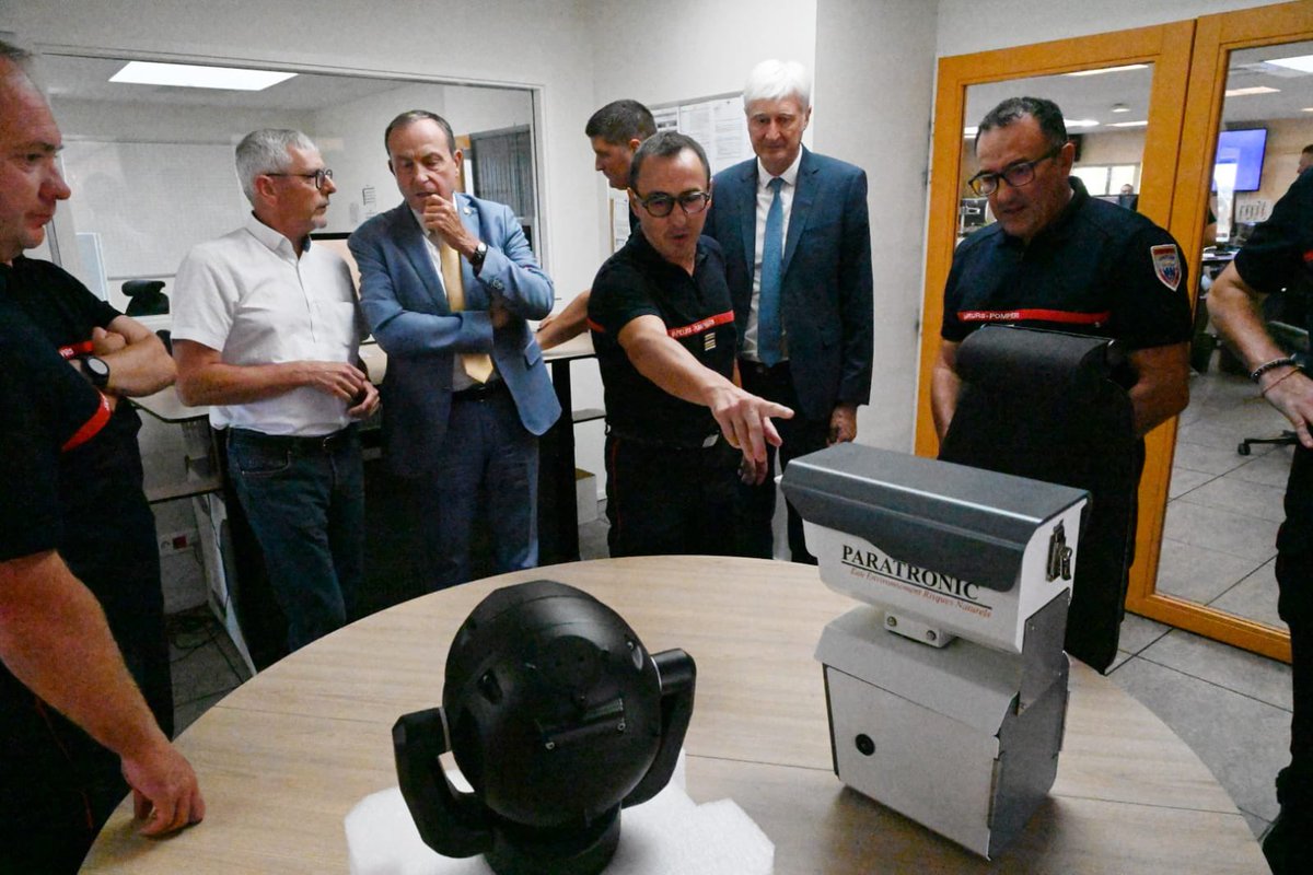 sarthefr's tweet image. Dominique Le Mèner, Président du Conseil départemental et du Service départemental d'Incendie et de Secours de la #Sarthe, accueille au SDIS de Coulaines, Philippe Sartori, Président du #SDIS41 et vice-président du #CD41 en charge de la sécurité, de la protection de la population