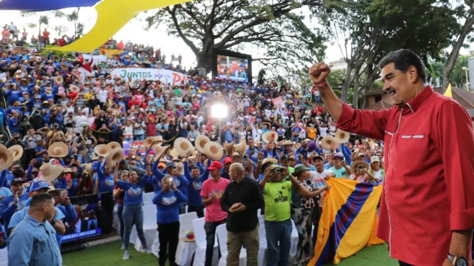 🇻🇪#AHORA : Maduro: Al no reconocer el Poder Público Nacional Edmundo González está dando un golpe de Estado. #08Agosto  #NicolasMaduro 🐓#AlexNSaab #CamillaFSaab  #FreeAlexSaabl #MariaCorinaYEdmundoPresosYA