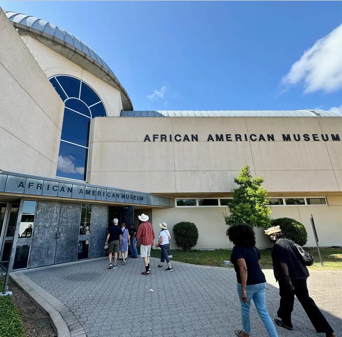 RBDallasHistory's tweet photo. Your LAST chance to get on the bus with us for our Ukunika Tours will be Saturday, August 17th! Together, we’ll explore Black Uplift in the Freedman’s Era through sites in Freedmantown/North Dallas (Uptown/State Thomas) and Downtown. Don’t miss out! 
https://t.co/5Bz2VjU2Go https://t.co/OFU8xEE2SP