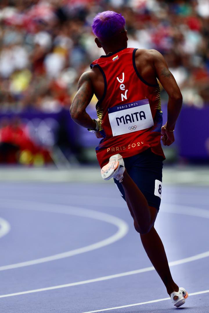 OfficialCOV's tweet photo. Atletismo - 800m masculino. 

El fondista venezolano José Maita, finalizó su participación en los JJOO de Paris 2024, tras competir en instancias de repellaje donde se ubicó en la 3ra posición en su heat y de  21 de manera general de 32 atletas, con marca de 1:46.44. https://t.co/5ZZzM3q7Ci