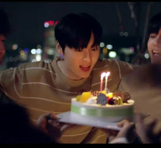 minyangxo's tweet photo. happy birthday to our love! you grew up so well ~!! 🥹 to more beautiful years and birthdays with you ~!!

#황도의단짝_황민현의계절 #ALWAYS_MINHYUN #황민현 #HWANGMINHYUN @MINHYUN_PLEDIS https://t.co/ydeaKr9Hc6