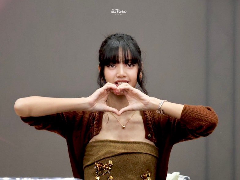 LiFn0327's tweet photo. 240808 🫶🏻🥹💛
@wearelloud 
 #8YearsWithBLACKPINK https://t.co/XbaHaT06jG